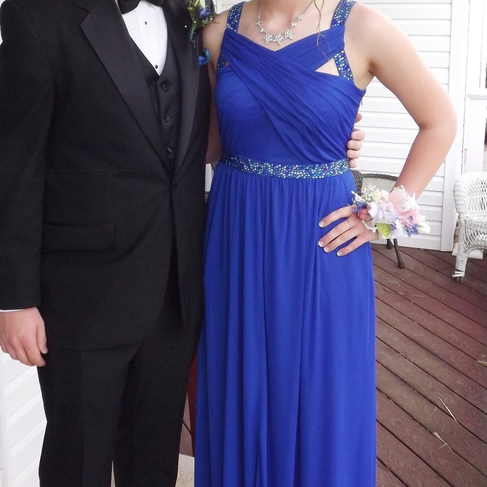 Beautiful blue cutout prom dress 💙